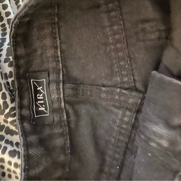 LIRA size 27 High Rise Mom Short Black Denim - Picture 9 of 9